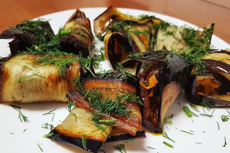 Как вкусно приготовить баклажаны. Праздничное блюдо из баклажан. баклажаны на праздничный стол. гарнир из баклажанов. вкусная закуска из баклажанов.