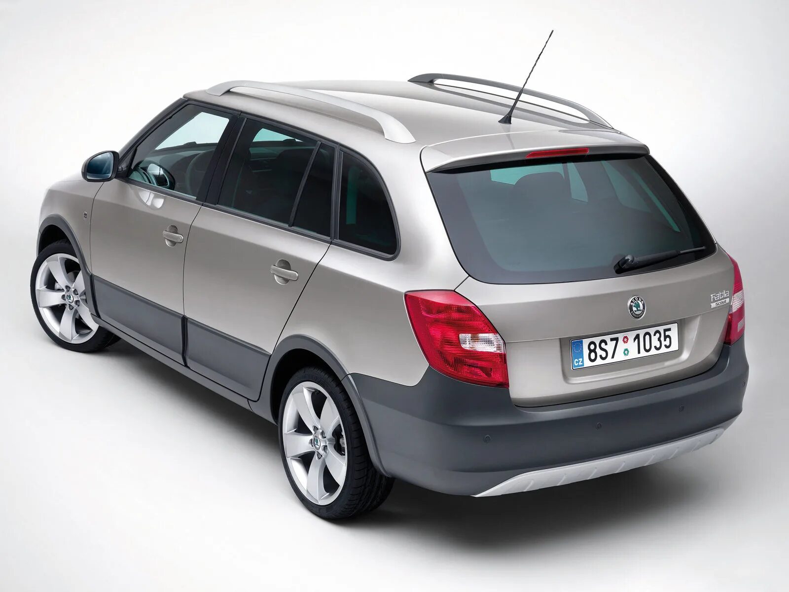 Skoda Fabia Scout 2010. Skoda Fabia Combi 2009. Шкода Фабия Скаут 2013. Skoda Fabia универсал.