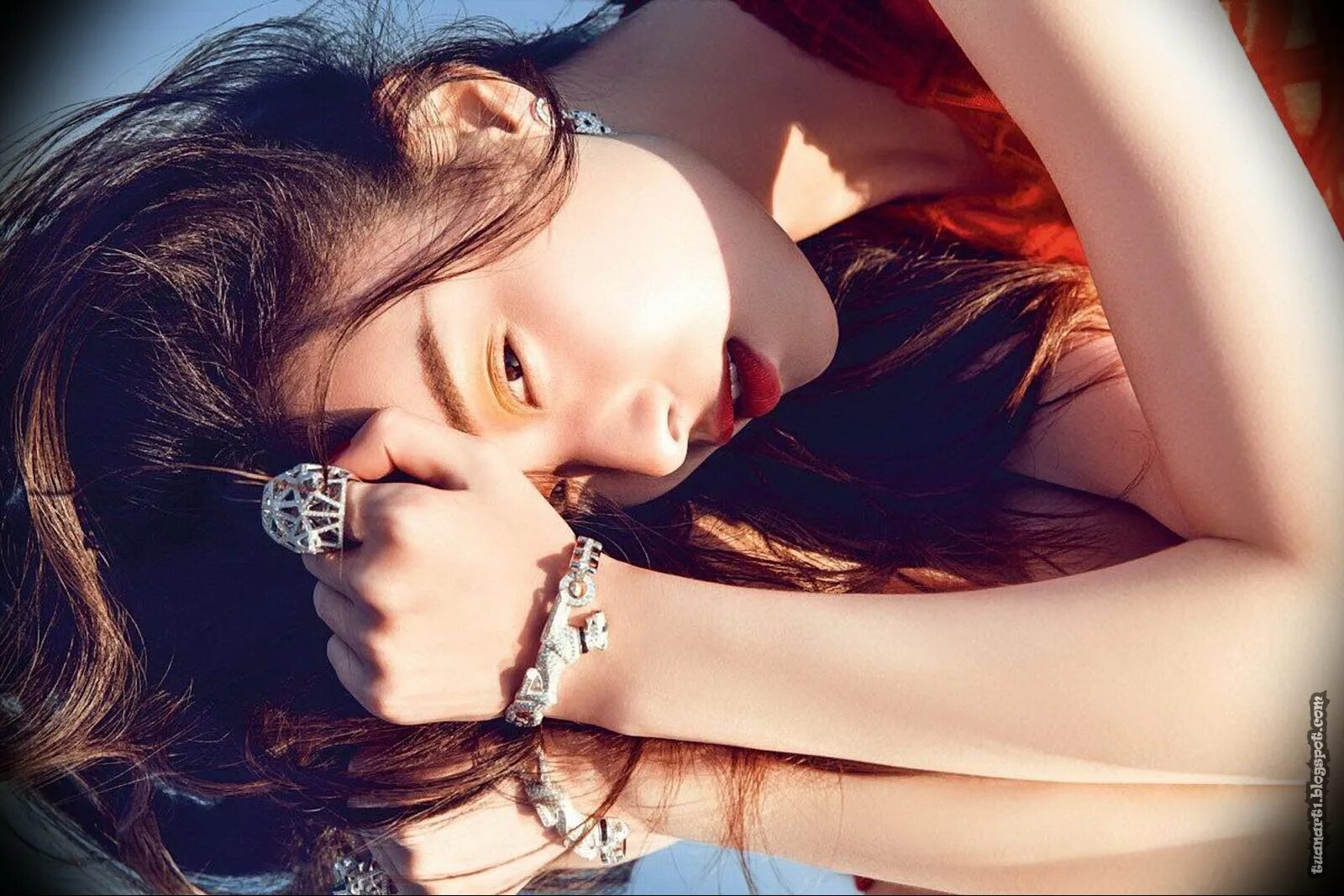 Ни ни знаки. Ни не запятая. Фразеологизмы в которых не ставится запятая. А под этим знаком ни за что на свете не катайтесь дети. Зачеркнутый гвоздь знак.