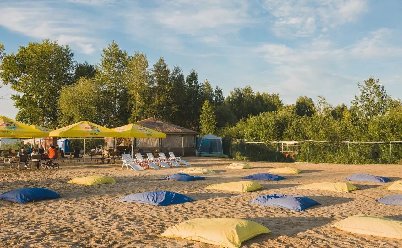 Пляж огонь екатеринбург балтым. Изоплит екатеринбург пляж. Пляж пески на озере шарташ. Озеро шарташ екатеринбург пляж. Екатеринбург оз шарташ пляжи.