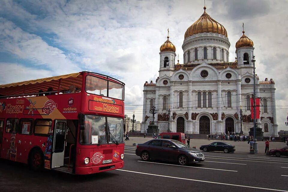 Туры золотое кольцо из москвы на автобусе. Sightseeing Tour по Москве. Автобусный тур. Автобусная экскурсия. Автобусная экскурсия по Москве.