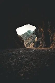 Пещера на горе