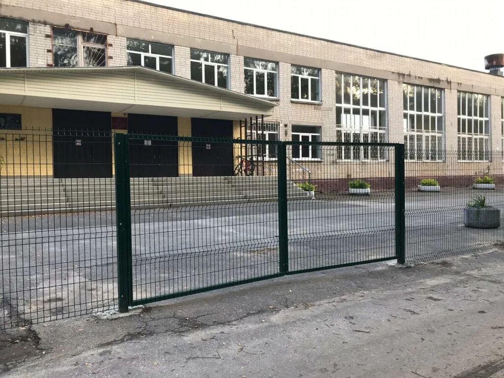 Кованые заборы для школы
