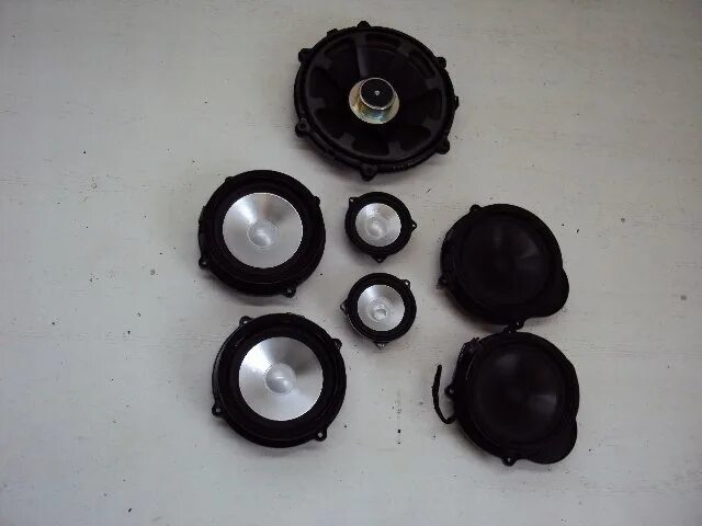 Динамики range rover. Динамики range rover. Динамики range rover. Аудиосистема в рендж ровер. Meridian акустика range rover.