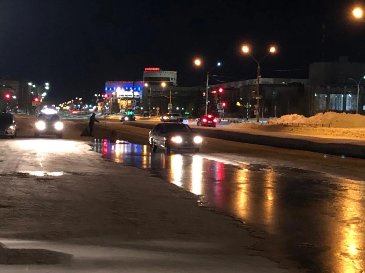 Авария на Усинском водоводе. Прорыв трубы в Усинске.