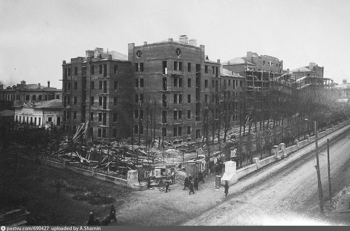 Строительство 102. Строительство 102. Жк светлановский фото строительства. Молодой гвардии 102 киров дом. Новостройки стройка.