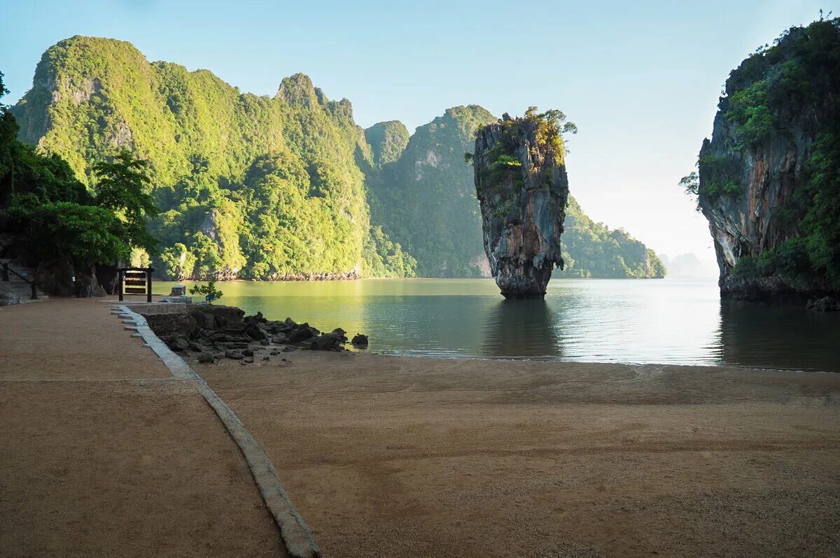 Джеймс бонд пхукет. Остров тапу в таиланде. Острове д жеймса бонад. Краби остров джеймса бонда. Ко тапу.