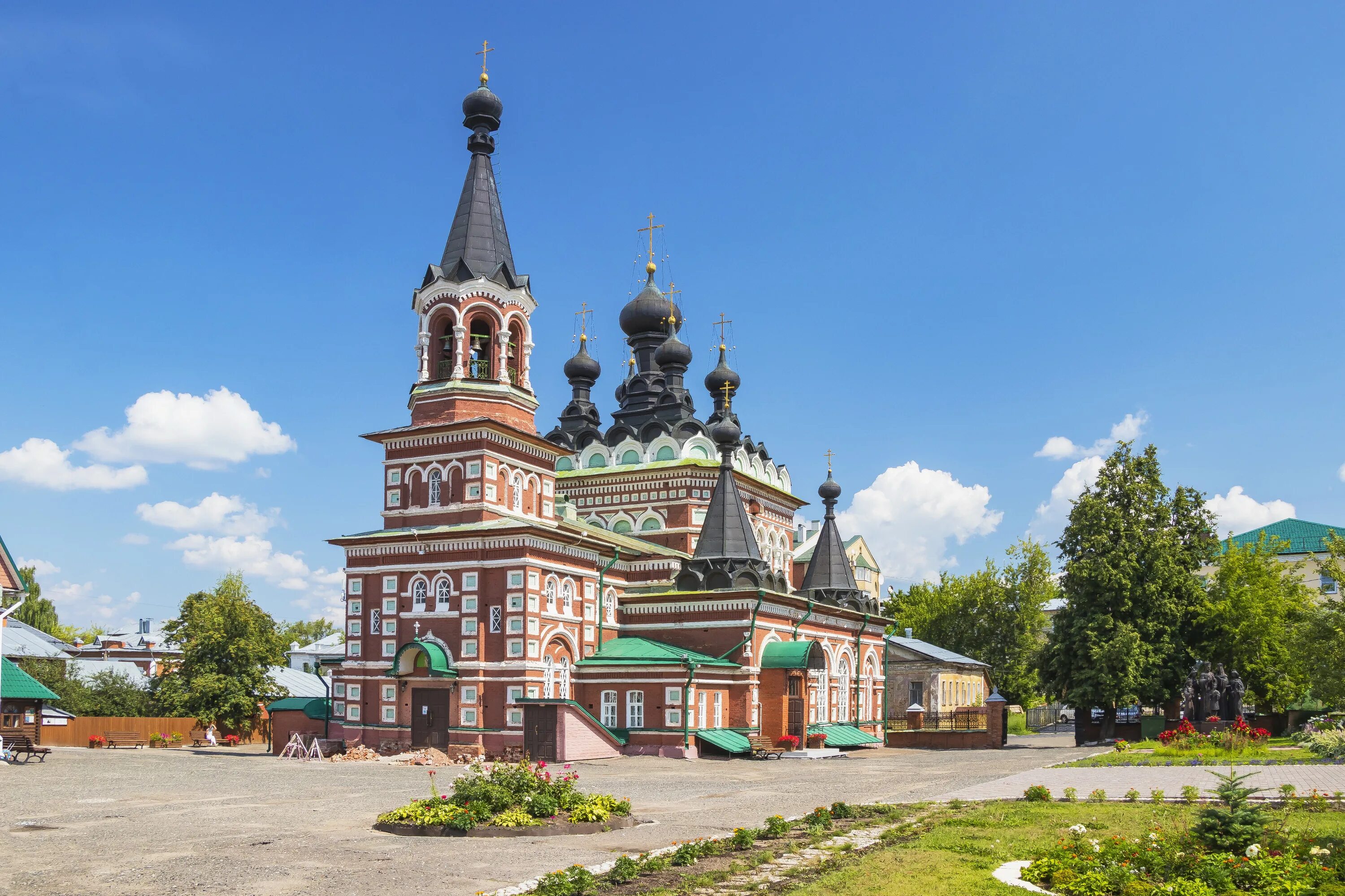 Город киров из 3. Вятка Серафимовская Церковь.