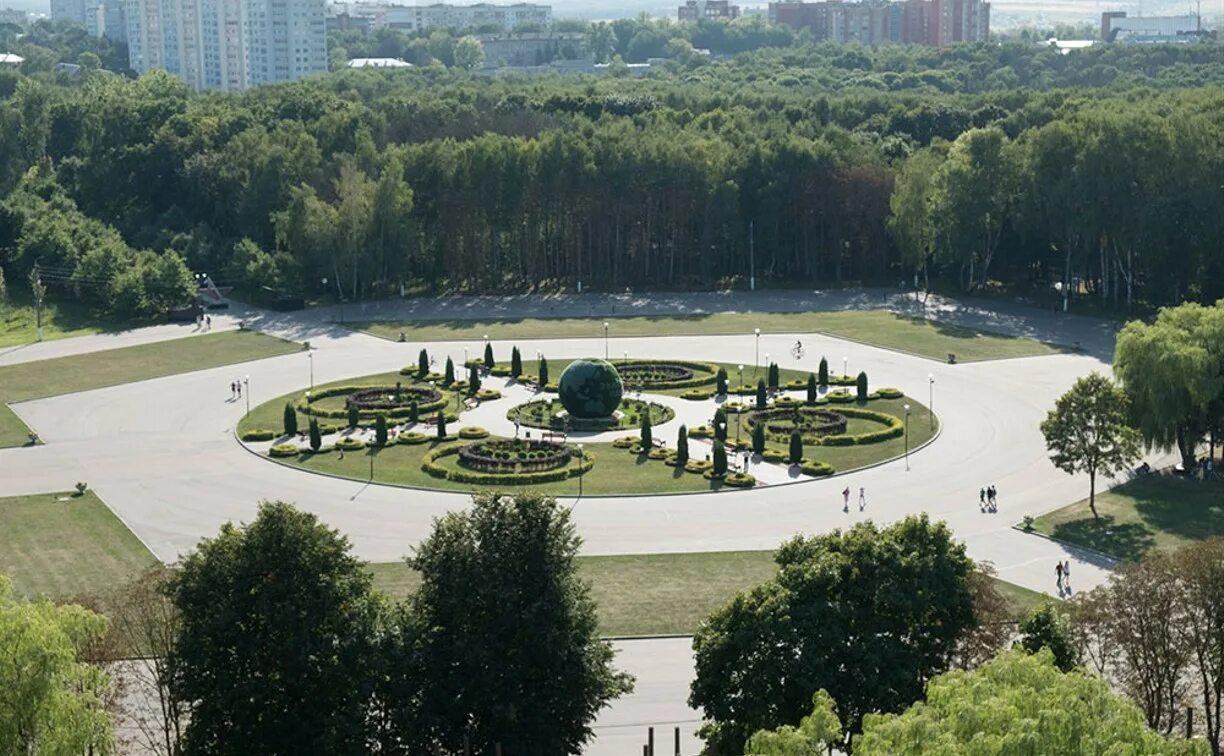 Парк Белоусова Тула. Центральный парк имени Белоусова Тула. ЦПКИО им Белоусова Тула. Площадь Белоусовского парка в Туле.