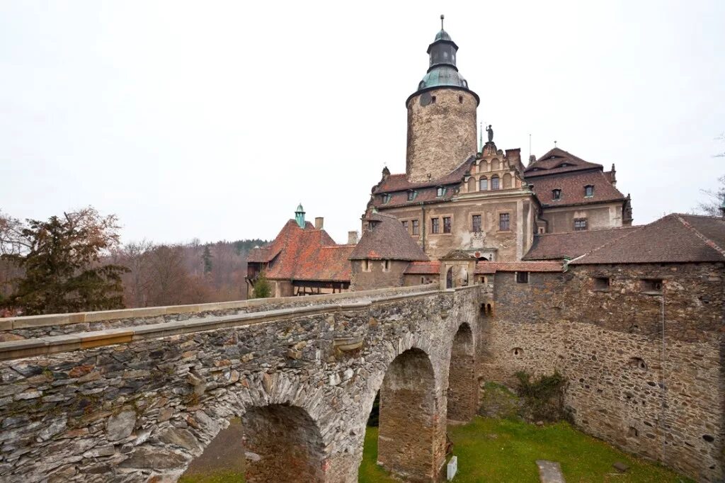 Польский замок czocha. Замок чоха в силезии. Замок чоха в польше. Замок чоха. Дворцы и замки польши.
