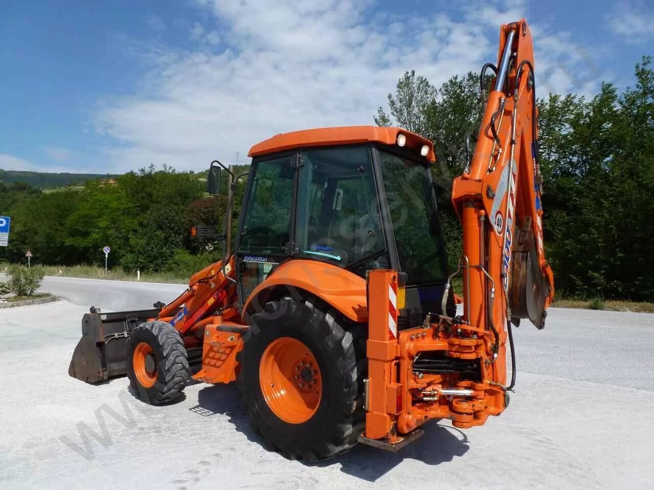 Фронтальный погрузчик fiat hitachi w130, 1996. Фиат погрузчик. Экскаватор fiat kobelco b95 evolution. Фиат хитачи fb100. Экскаватор погрузчик fiat kobelco.