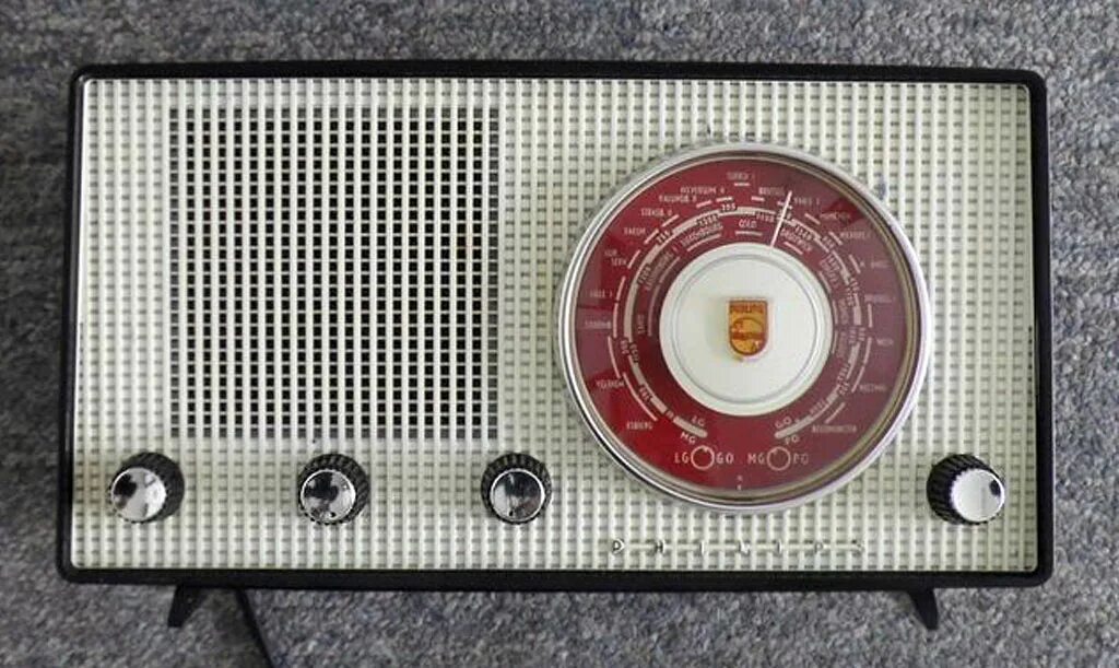 В начале 80 годов голландская фирма. Радиоприемник Philips AE 2160. Радиоприёмник Philips 466. Приёмник Philips 406. Радиоприемник ламповый"октябрь 1957".