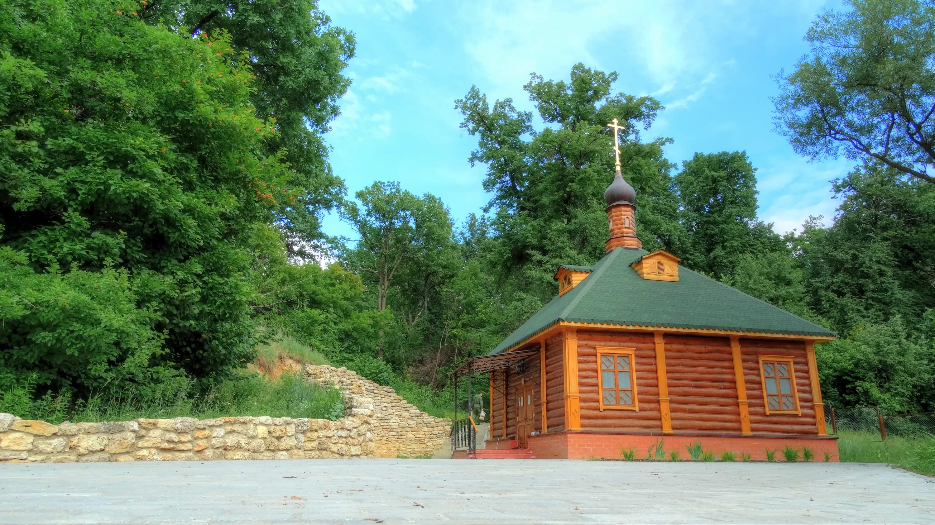 Родники рязани. Родник Святой источник Казанской иконы Божией. Источник Николая Чудотворца в Рязанской области. Святой источник Рязанская область купель. Выша Шацкий район монастырь.