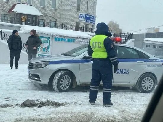 Водитель на 2 недели. Шофер автобуса. Водитель на 2 недели. Вид из окна такси. Вид из окна такси.