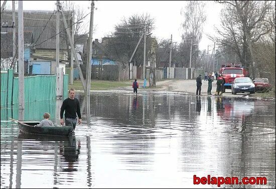 Уровень воды в реке СОЖ В Гомеле на сегодня. Гомель улица Советская сегодня затопило после подъема реки СОЖ. Горячая вода гомель