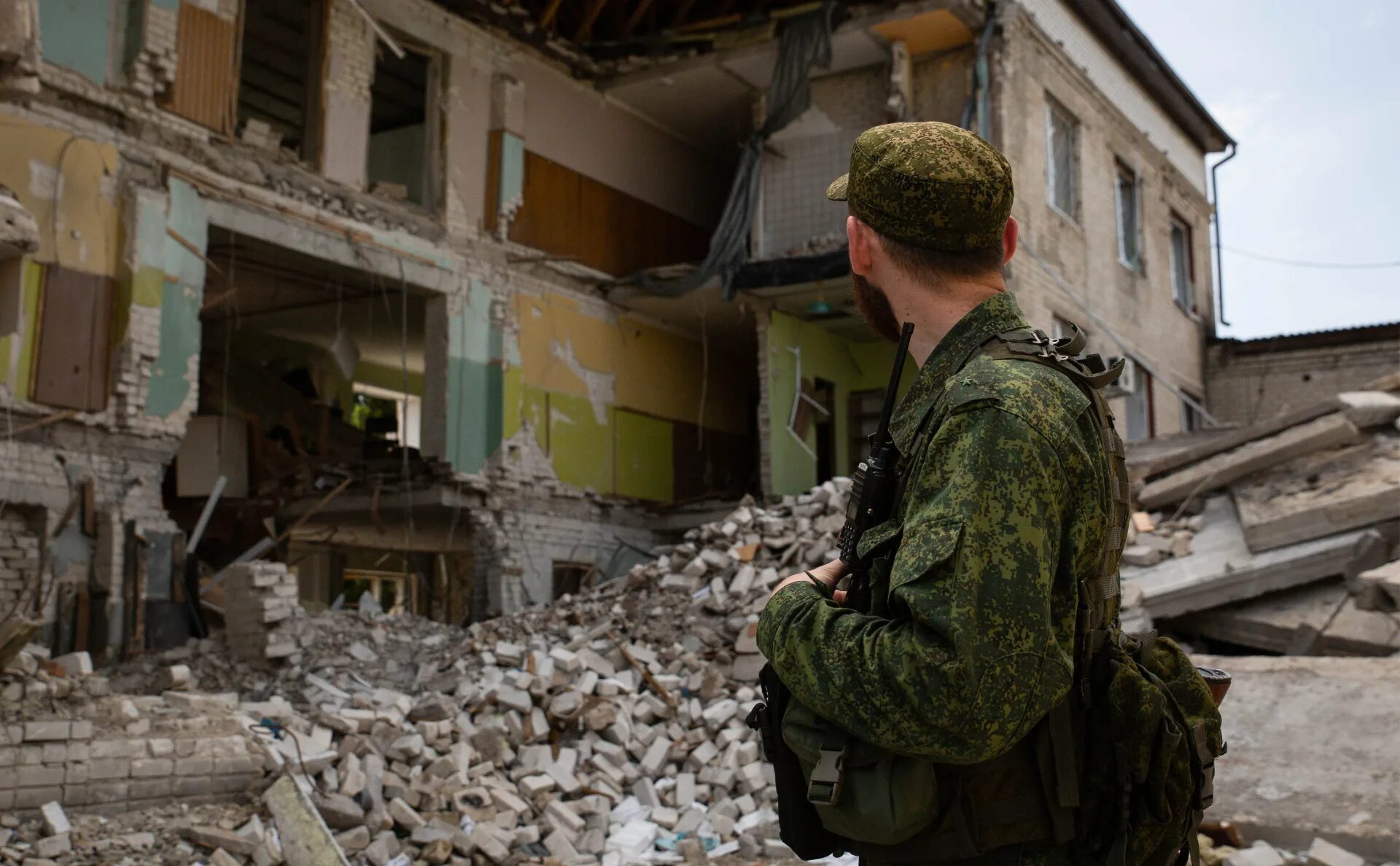 Военная операция. Российские военные в Луганске. Спецоперации на Украине. Российские военные на Украине. Украина сводка событий сегодня