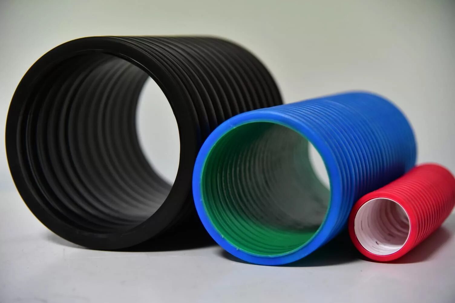 Труба гофрированная пвх с зондом ecoplast 16 мм x 25 м. Труба гофрированная пвх с зондом урал пак 20 мм x 100 м. Труба гофрированная dkc 91520. Трубы гофрированные 100 м пвх. Труба гофрированная с зондом пвх д16 (100м) серая.