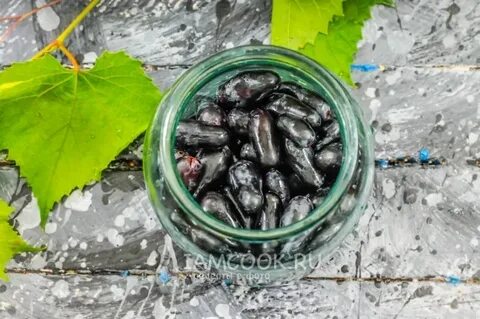 Черный виноград на зиму
