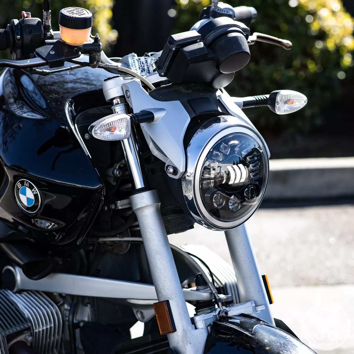 Мотоцикл bmw f800gt. Bmw r nine t scrambler. Bmw r1200r светодиодная фара. Bmw gs фара. Bmw gs фара.