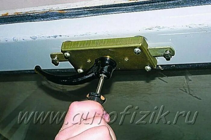 Уплотнитель передней двери от Ваз2108 - УАЗ 3909, 2,9 л, 2000 года кузовной ремо
