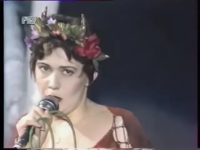 Желтый лист осенний колибри