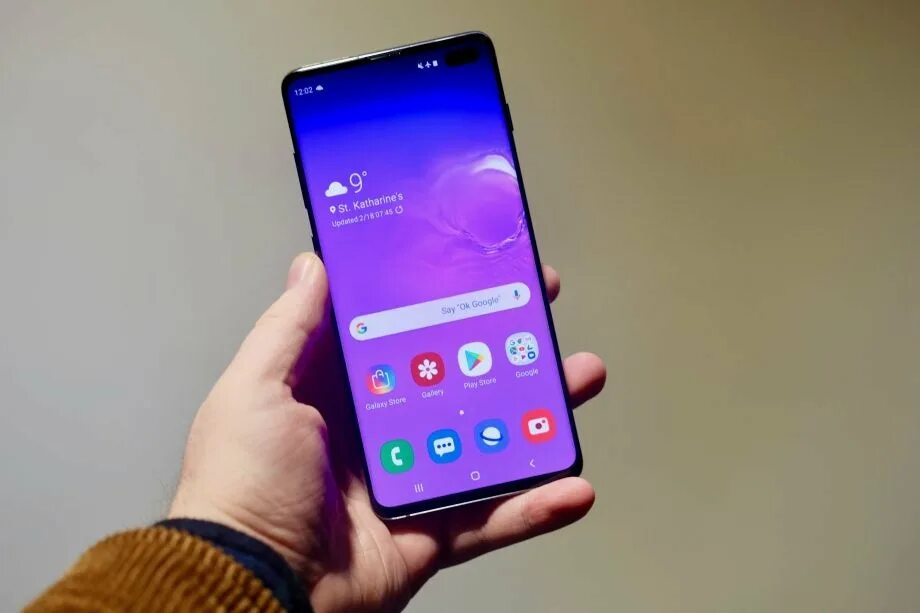 Новые самсунг s10. Samsung s10 Plus. Самсунг галакси с 10 плюс. Galaxy s10 Plus. Самсунг галакси s10 плюс.