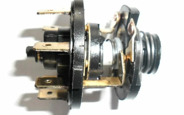 Контактная группа замка ваз 2101. Колодка замка зажигания ваз 2107. Контактная группа замка зажигания 2101-07 6 контактов. Штекер замка зажигания ваз 2107. Контактная группа замка зажигания ваз 2101.