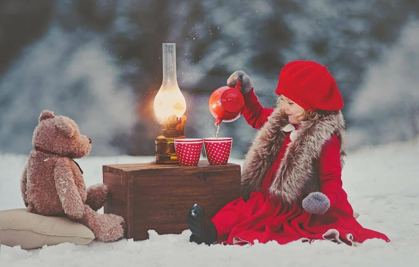Новый год добрая картинка. Зимнее настроение. Зимняя фотосессия с чаем. Зимнее предновогоднее настроение. Теплый новый год.