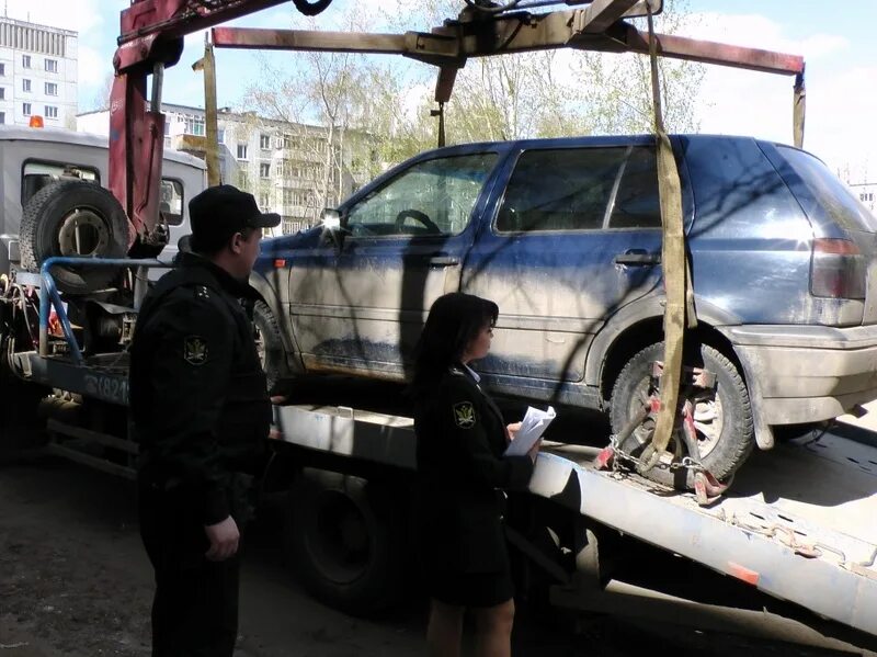 Автомобиль арестован. Судебные приставы Эжвинского района. Арестованные автомобили в городе Стрижевом. Эвакуатор в Сыктывкаре Эжва.