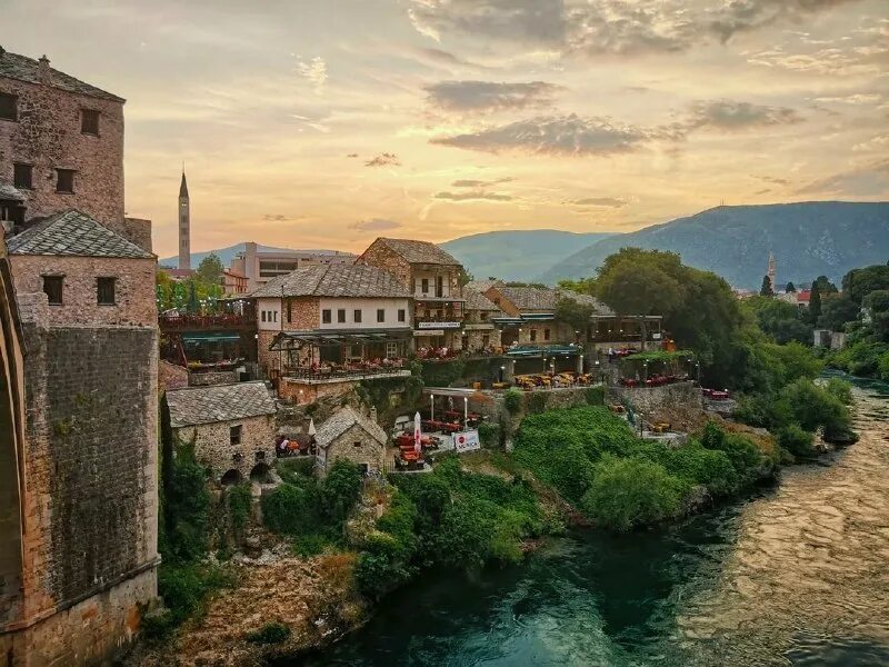 Достопримечательности балканского полуострова. Требине сербия. Мостар. Старый город мостар. Мост в боснии и герцеговине мостар.