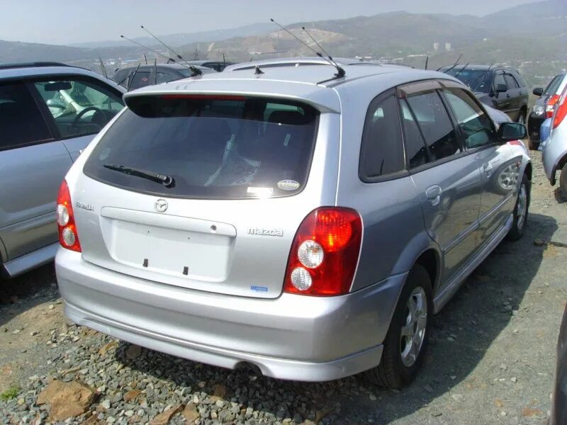 Мазда фамилия с вагон 2002. Мазда фамилия с вагон. Mazda familia s-wagon, 2002. Мазда фамилия 2002 год универсал. Mazda familia wagon 2002.
