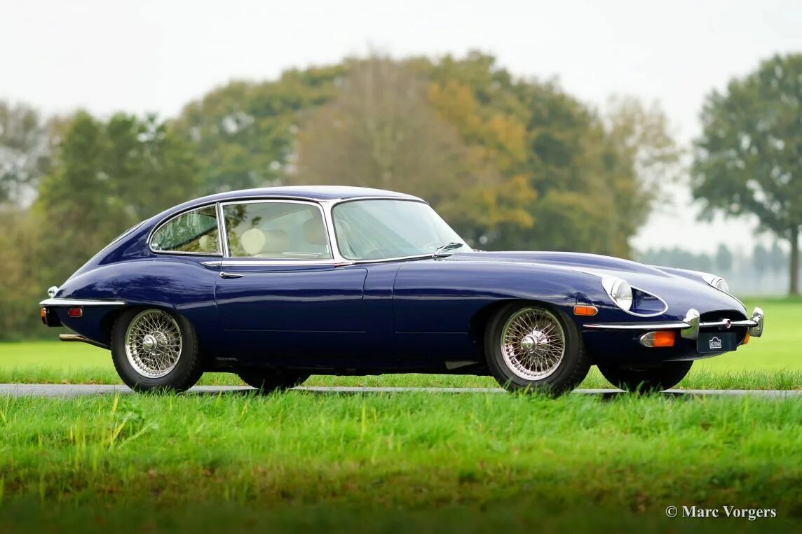 E type 2. Jaguar e-type 4.2 litre fhc series 2, 1969 год.. jaguar e-type 2+2. jaguar e-type 4.2 litre арс series 2, 1969 год. красный. jaguar e type 1969 logo.