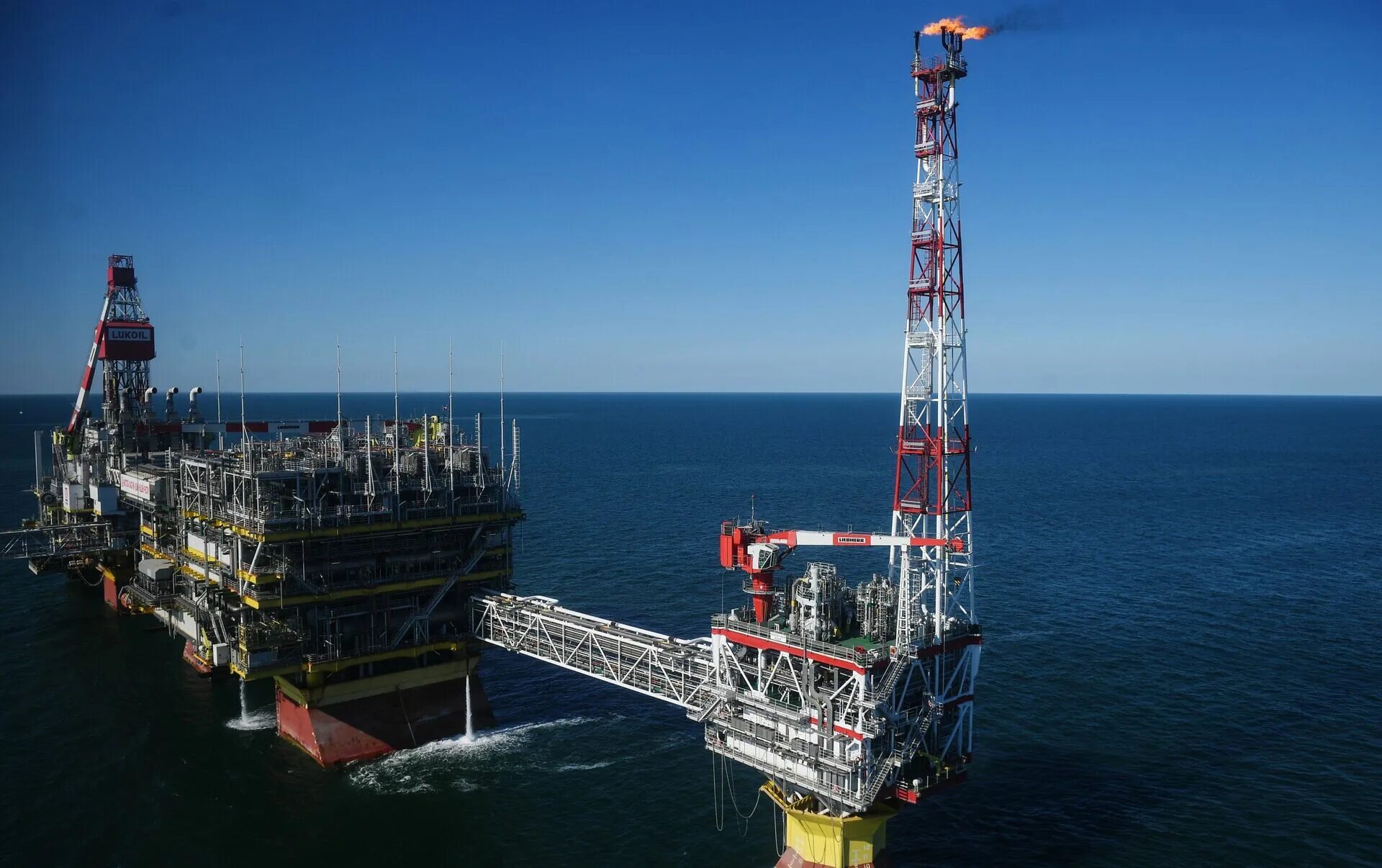 12 млрд тонна нефти. Добыча нефти усинск. 12 млрд тонна нефти. Нефть татария советские фото. Нефтяная качалка роснефть.