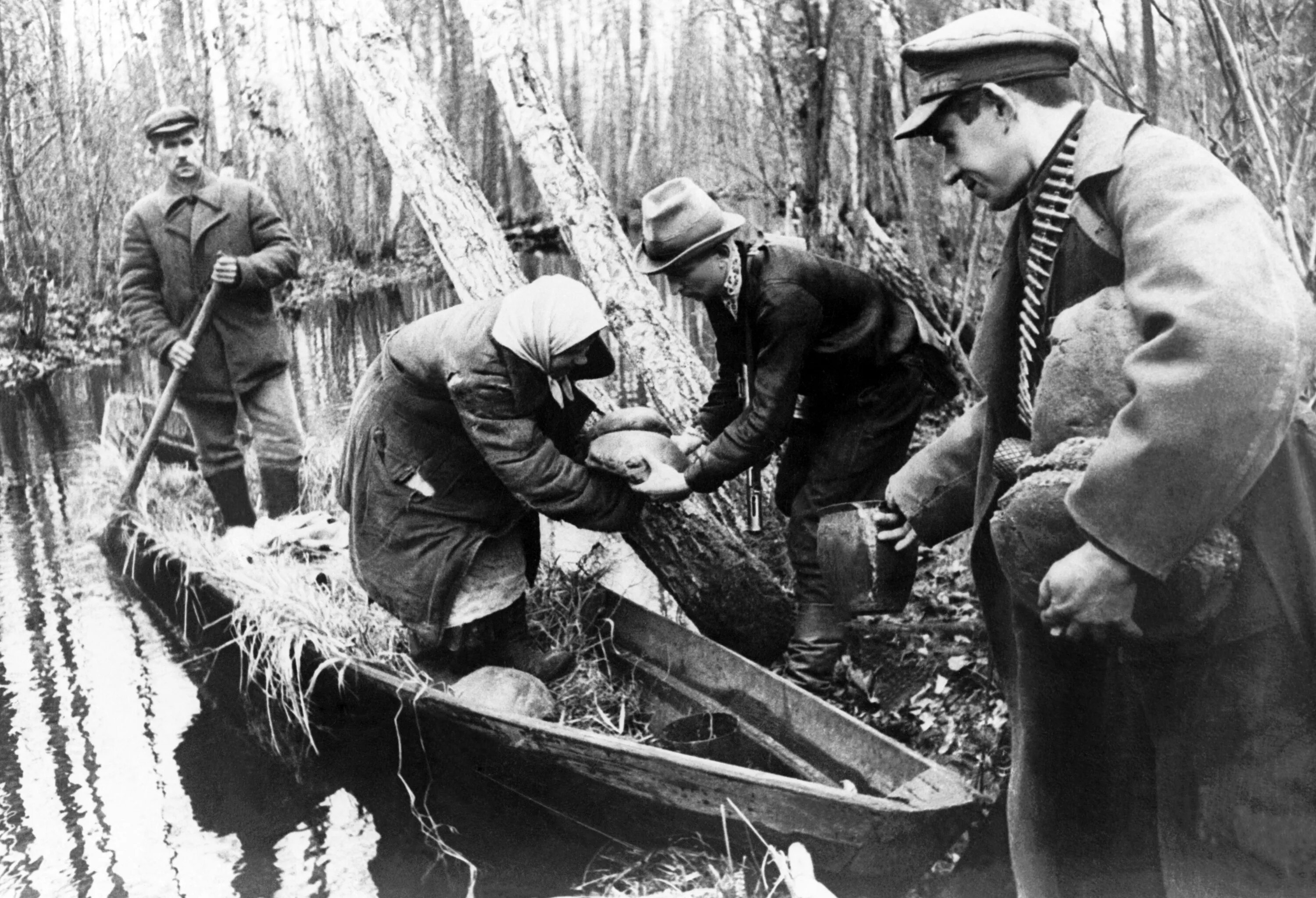 Вторая мировая отряд. Партизанское движение 1941-1945. Партизаны Белоруссии 1941. Партизанское движение в годы Великой Отечественной войны. Брянские Партизаны в годы войны 1941-1945.