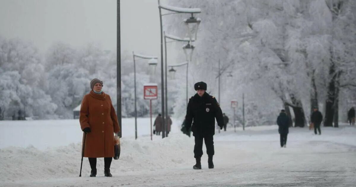 Желтый уровень погодной. Похолодание в Подмосковье. Желтый уровень опасности из гололедицы. Желтый уровень погодной опасности в Подмосковье. Жёлтый уровень опасности погоды что это.