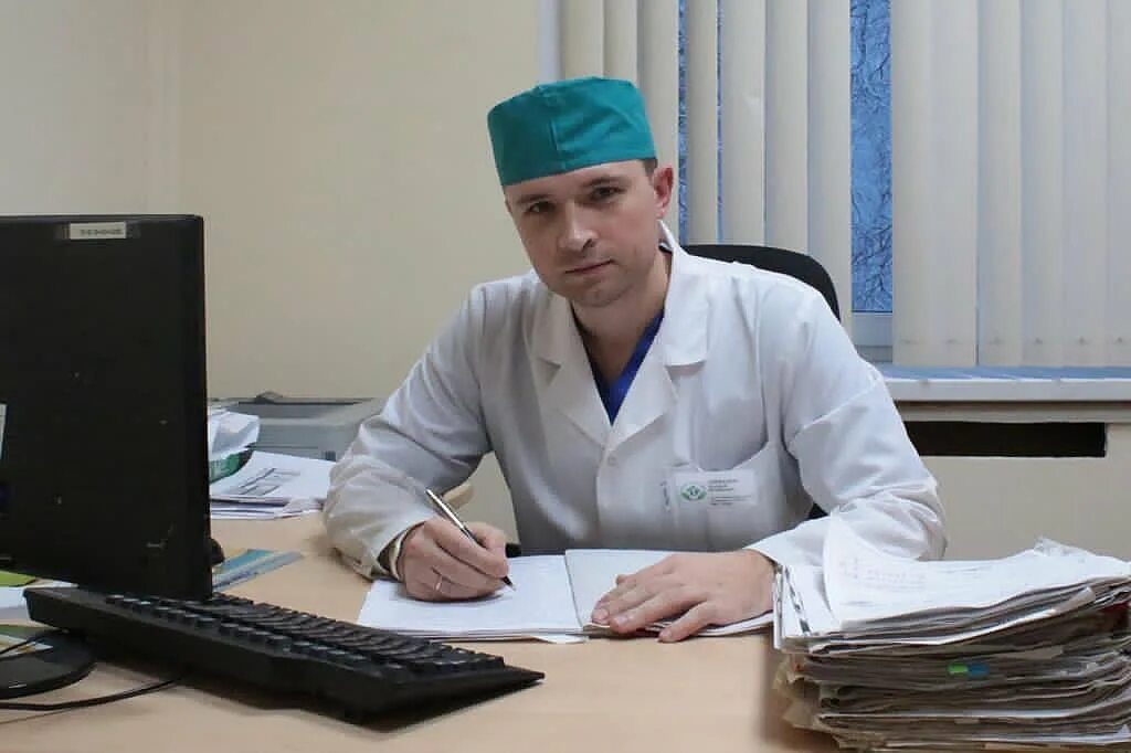 Врачи гнойной хирургии. Аникин Андрей Игоревич хирург. Заведующий отделением хирургии. Заведующий гнойной хирургии. Заведующий гнойно хирургическим отделением.