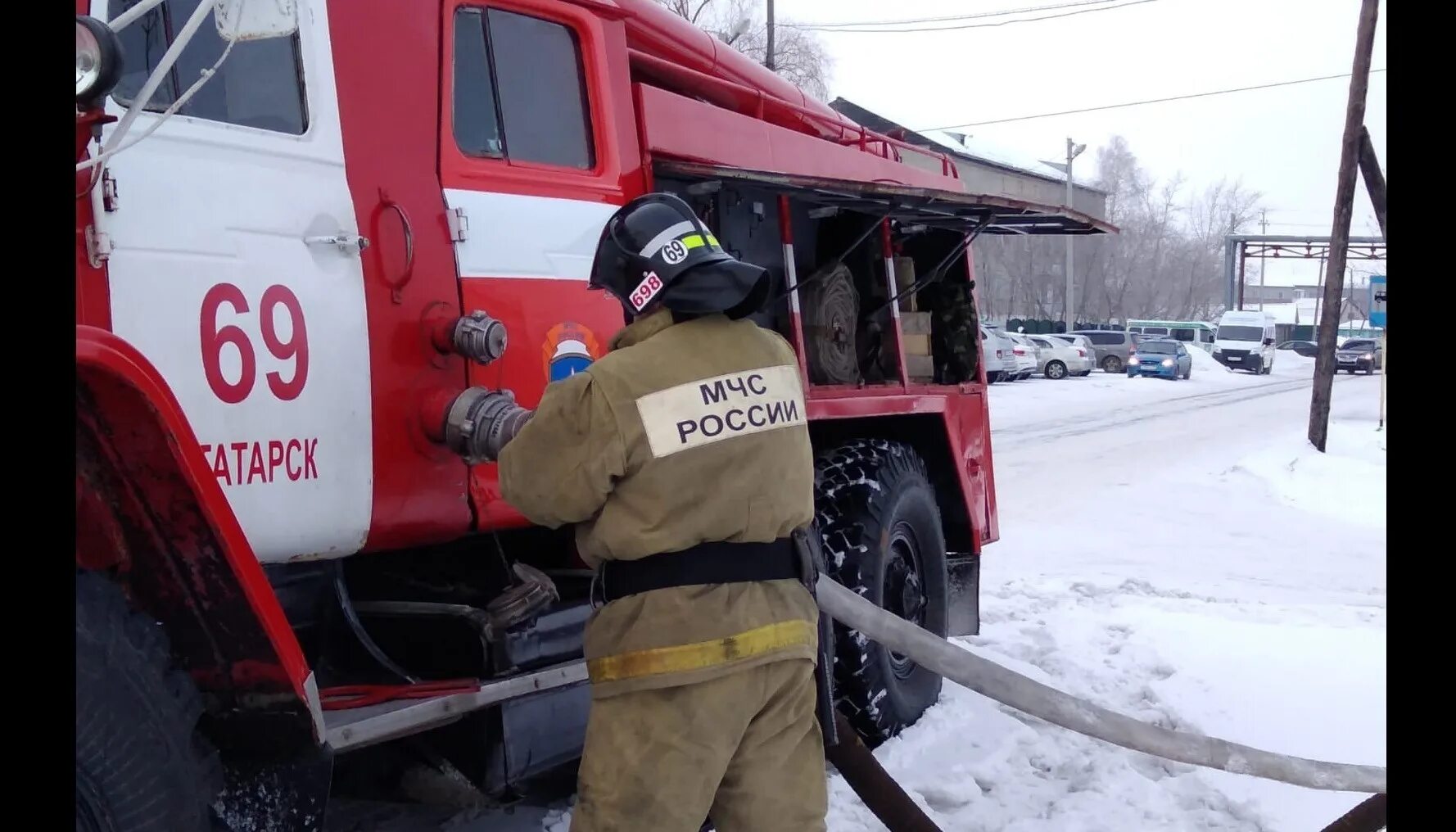 Завтра в татарске. Пожарные и спасатели. Пожар в Татарске. Транспорт пожарный. Пожары на объектах здравоохранения.