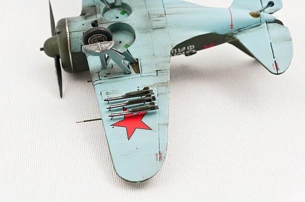 И 16 тип 40. И-16 тип 24 1/72 icm. и-16 тип 24 шасси. и-16 тип 24 кабина. и-16 тип 24 серебристый.