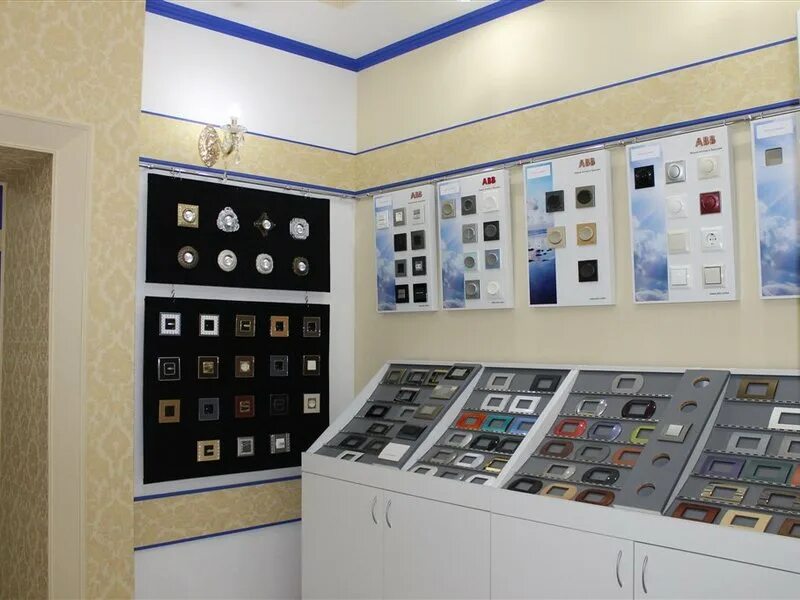Магазин выключатель москва. Asd / in home 4680005959747. Коллекции розеток и выключателей. Витрина розеток и выключателей. Розетка makel ts iec 60884-1.