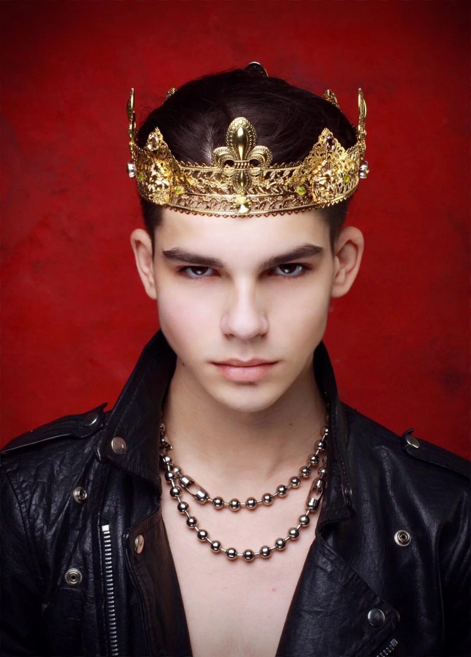 Необычная корона. Корона мужская. Man crown. Корона принца. Принца корона на голову.