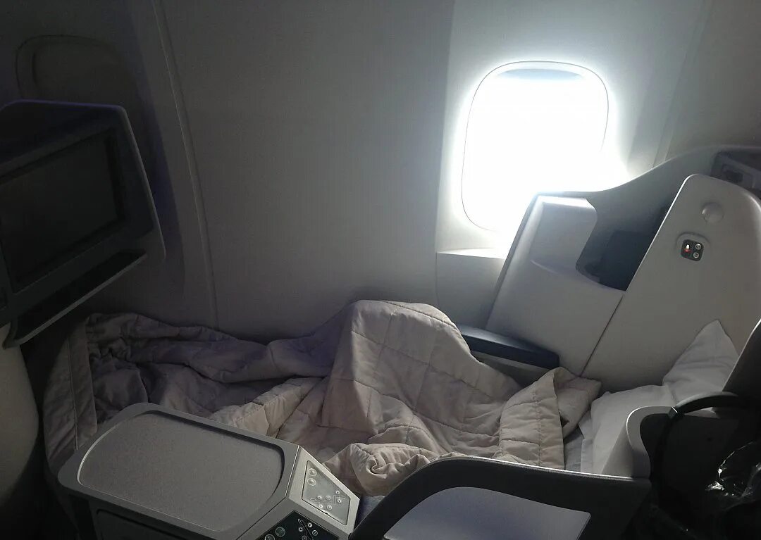 777 300er аэрофлот комфорт салон. фото бизнес класса аэрофлот боинг 777. боинг 777 аэрофлот бизнес. новый бизнес класс аэрофлот боинг 777. фото бизнес класса аэрофлот боинг 777.