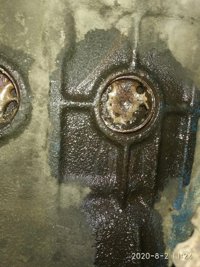 Как поменять заглушку на блоке ваз. Масляная заглушка ваз 2115. Заглушка двигателя ваз 2114. Как поменять заглушку на блоке ваз. Mercedes benz 180 заглушка блока антифриз.