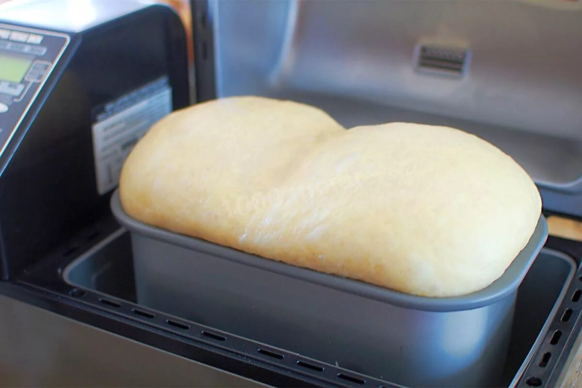 Как правильно выпекать тесто. Выпечка хлеба. Выпечка в хлебопечке. Тесто на хлеб в хлебопечке. Дрожжевое тесто в хлебопечи.