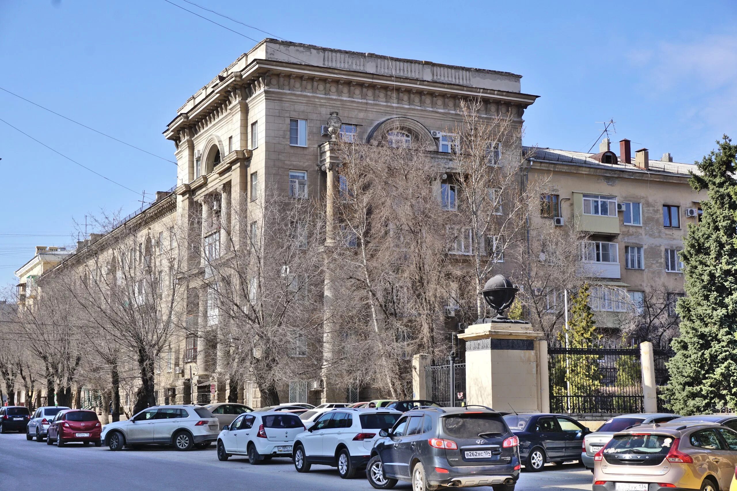 Волгоград, ул. Г. Липецкая 8 волгоград. Ранхигс на возрождение волгоград. Ул гагарина 8 волгоград.