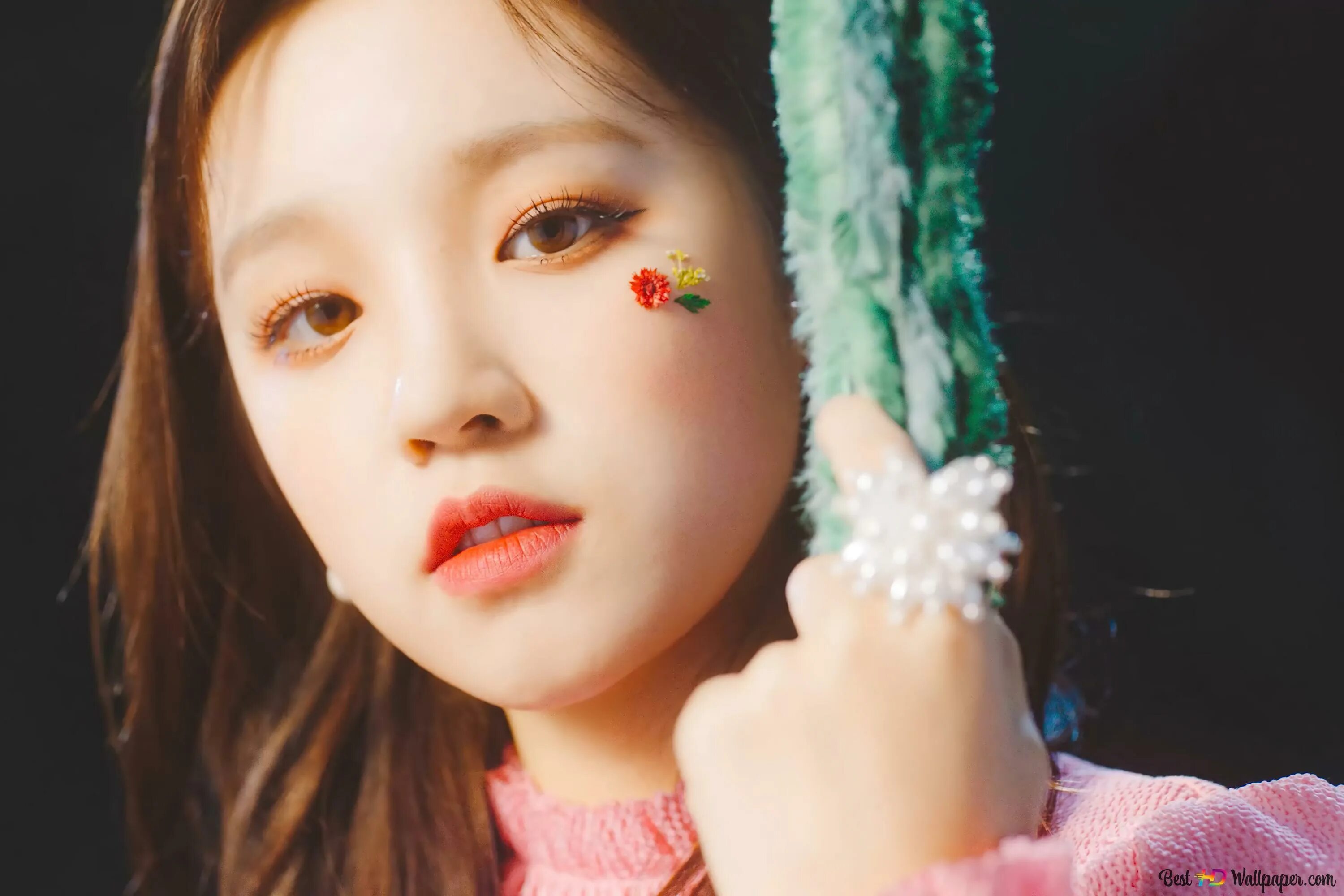 Фон с юци. Gidle yuqi. Сон юци. Дахен твайс. Сун юци.