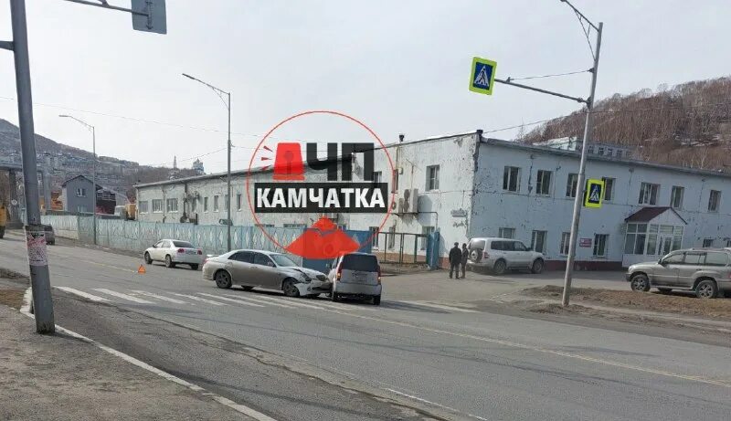 Чп петропавловск-камчатский. Авария в волгограде сегодня в тракторозаводском районе. Спасатель мчс. Катастрофа на камчатке 2020. Мем про погоду в забайкалье.