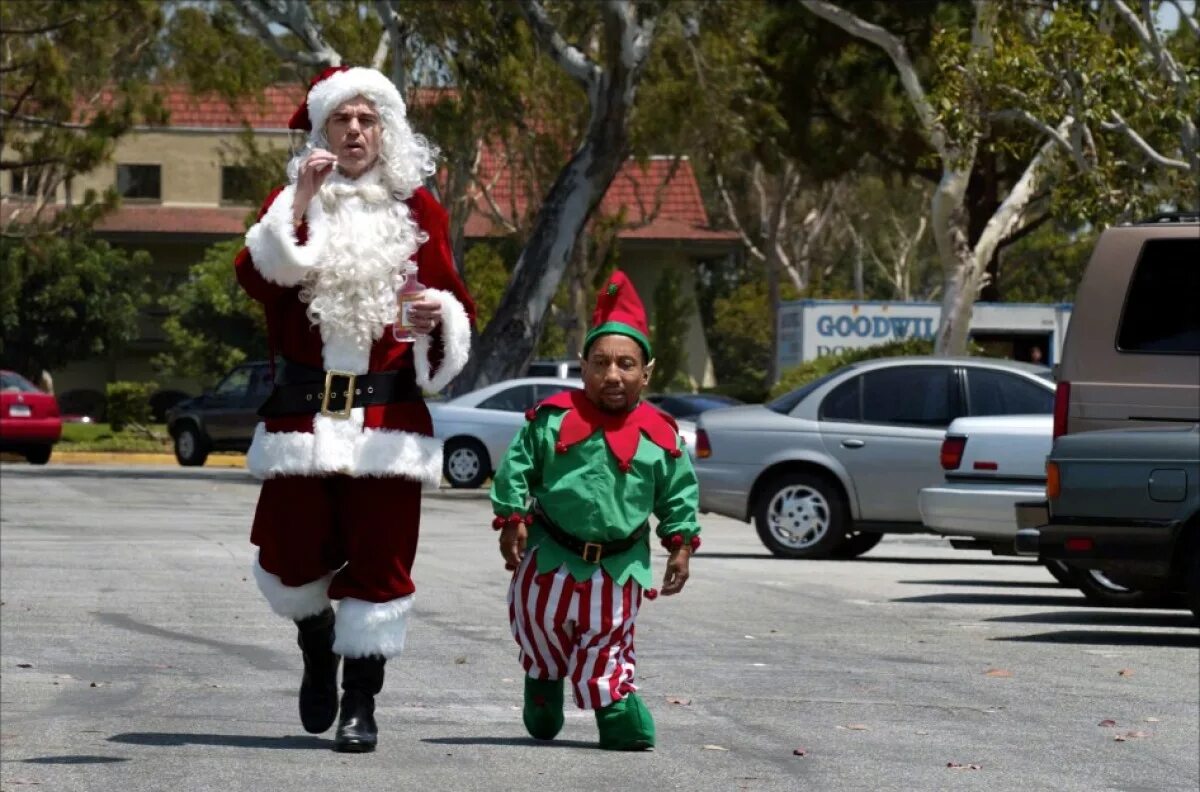 Bad santa 2. Отрывок плохой санта. Плохой санта 2 трейлер. Билли боб торнтон gif. Плохой билли.