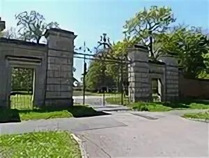 Gate 4. Екатеринбург ворота в историческом сквере плотинка. Gate 4. Замок бранденбургских воронеж. Gate on chester road.