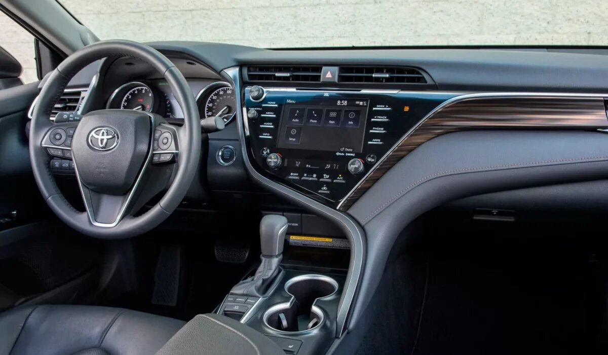 Купить новый Toyota Camry VIII (XV70) 3.5 AT (249 л.с.) бензин автомат в Аксае: 
