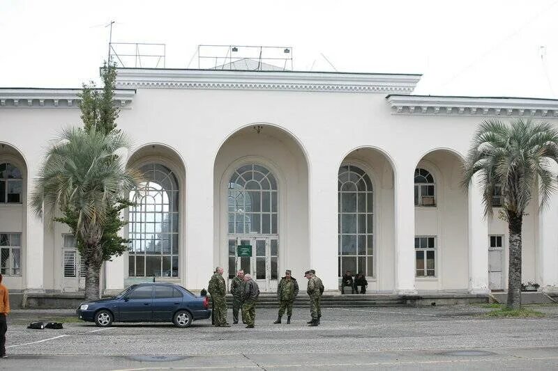 Аэропорт в абхазии в каком городе. Бабушара абхазия аэропорт. сухумский аэропорт абхазии. аэропорт бабушара сухум. аэродром сухуми- бабушара.
